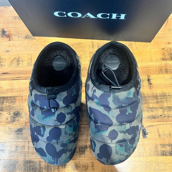 Coach Men’s Camo Slippers - Picture 2 of 11